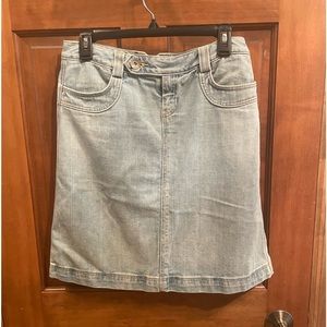 Ladies Denim Gap Size 2 Jean Skirt